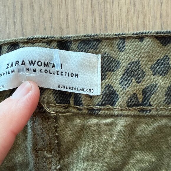 Zara | Denim Leopard Print Skirt | Green | Size L - Picture 4 of 6
